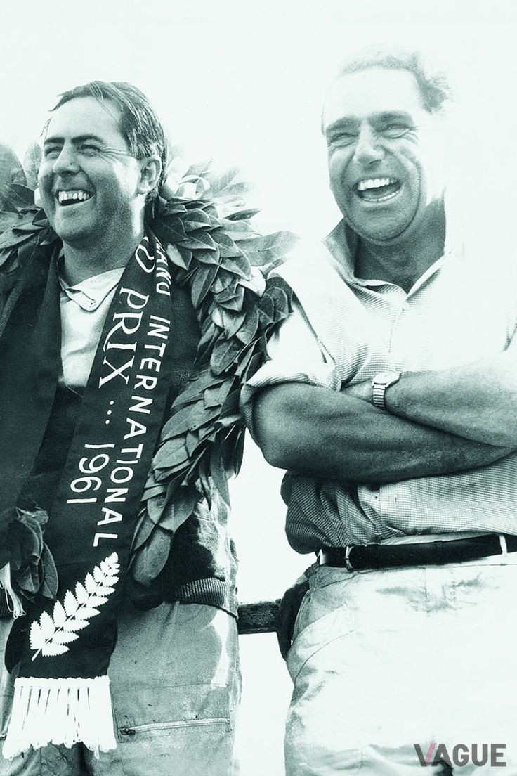 1961年F1で優勝したジャック・ブラバム（左）とジョン・クーパー