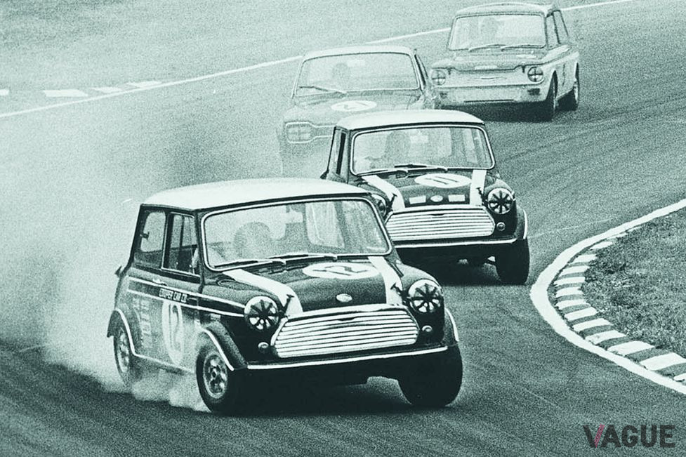 1965年から1968年の英国選手権1300CCクラスでチャンピオンに輝いたMiniクーパーS。ドライバーはジョン・ローズ