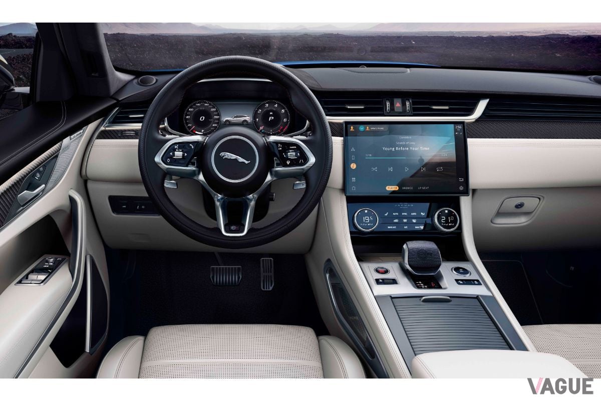 ジャガー新型「FペイスSVR」のインパネ