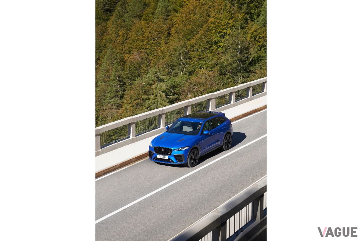 ジャガー新型「FペイスSVR」の走り