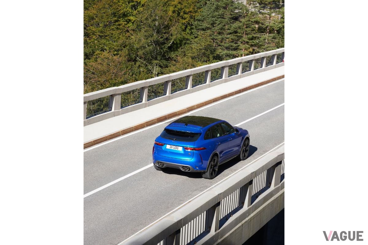 ジャガー新型「FペイスSVR」の走り