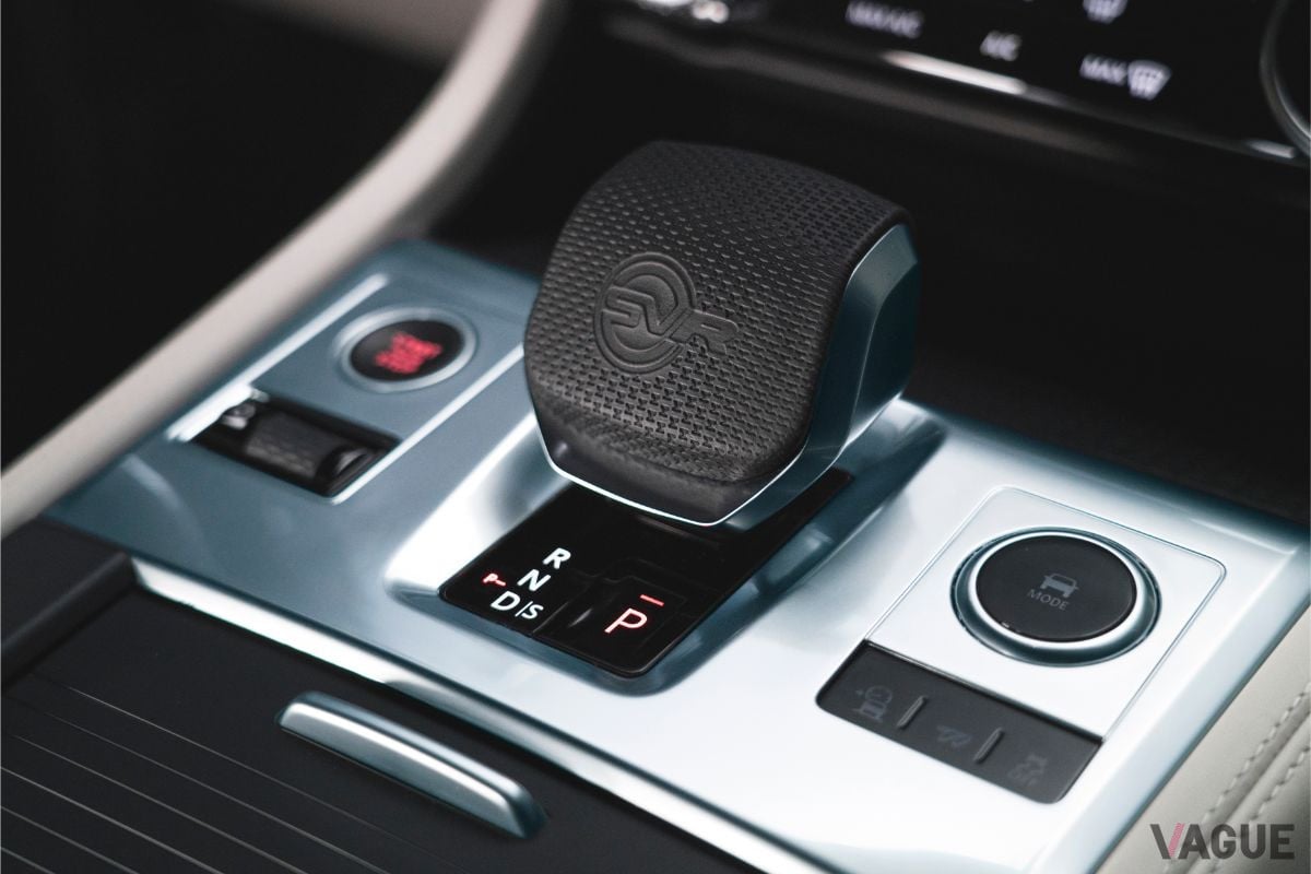 ジャガー新型「FペイスSVR」のドライブセレクター。新デザインになった