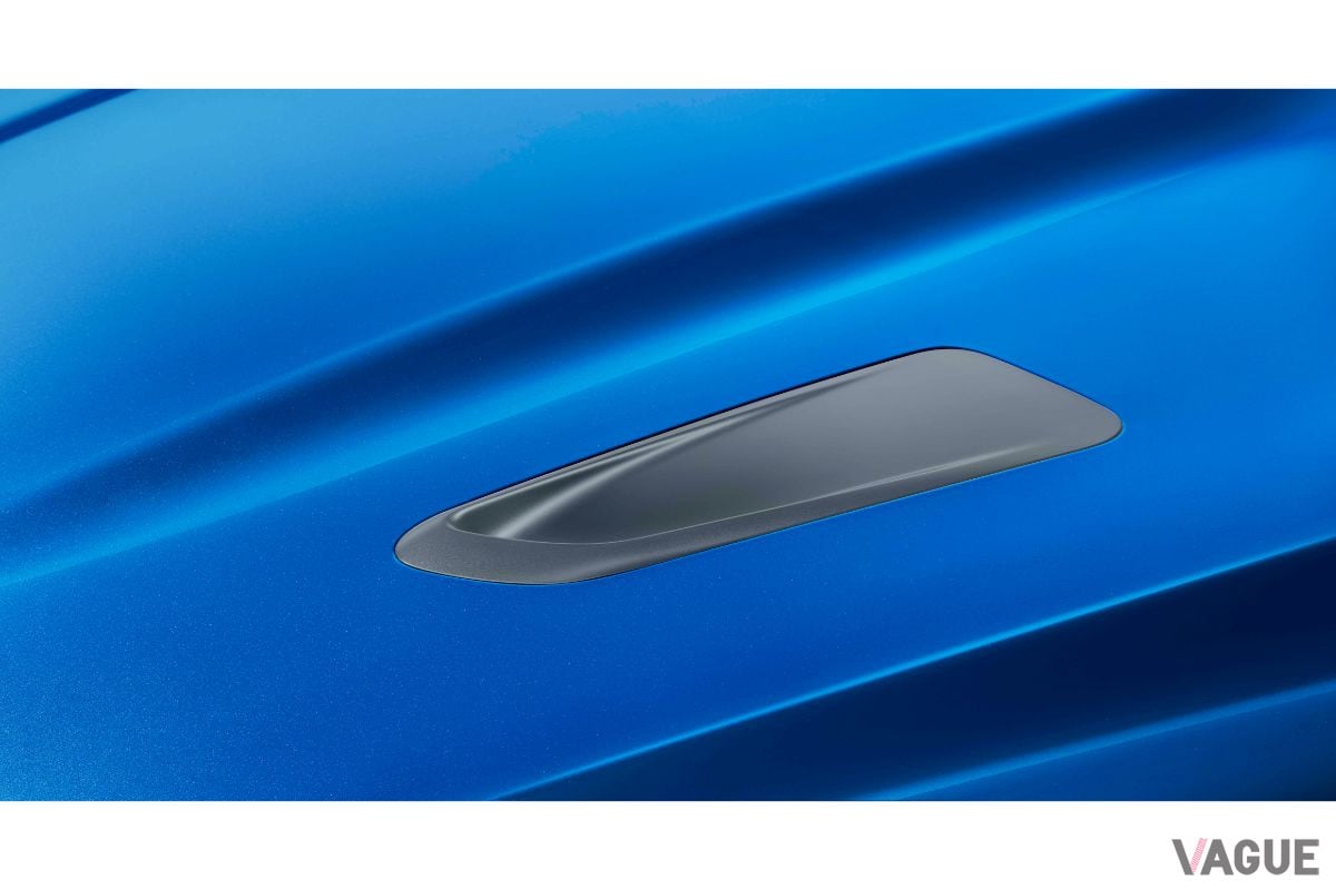 ジャガー新型「FペイスSVR」のボンネット