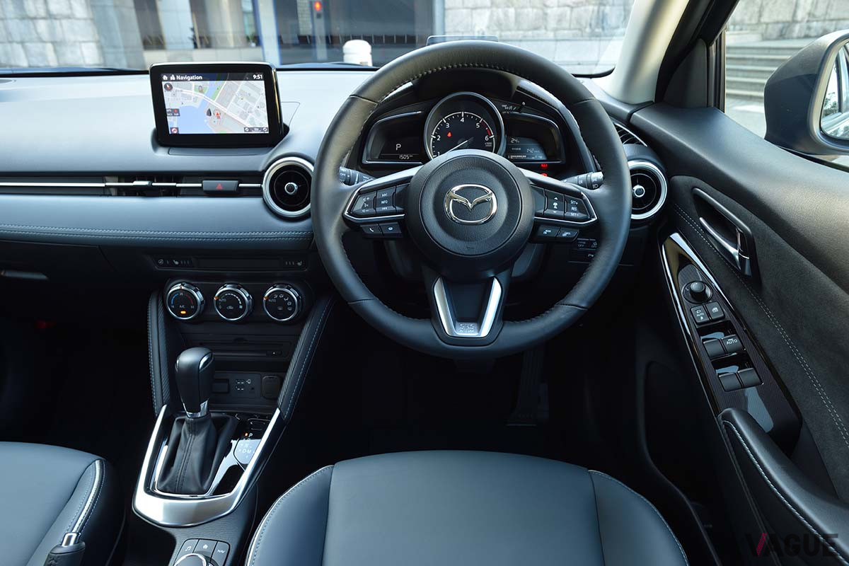 マツダ「マツダ2」のインパネ