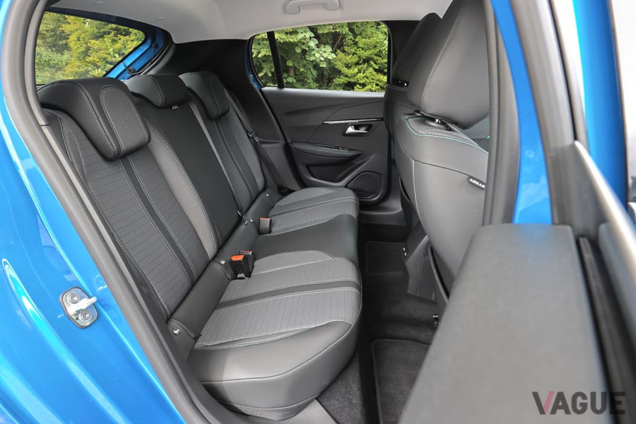 プジョー新型「208アリュール」のリアシート