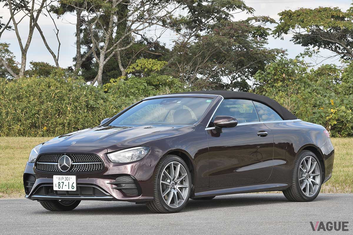1） メルセデス・ベンツ改良新型「E300カブリオレ スポーツ」。ソフトトップを採用