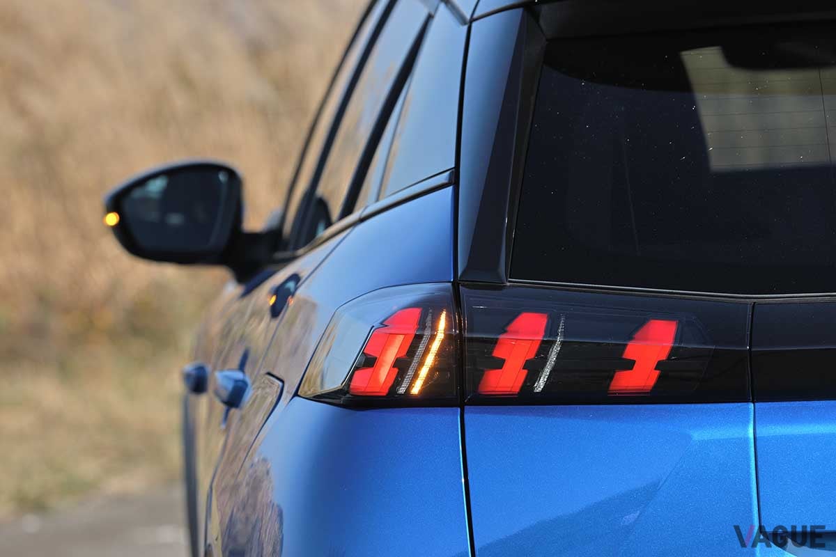 プジョー新型「SUV 2008　GTライン」のリアLEDコンビネーションランプ