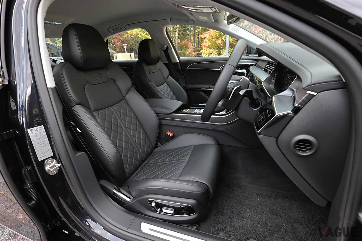 アウディ「A8 60 TFSIクワトロ」のフロントシート