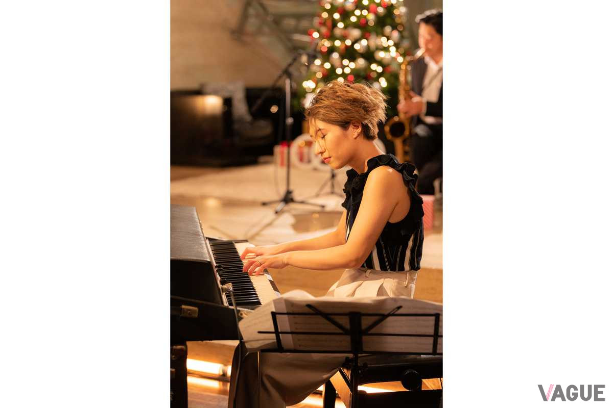 ジャズピアニストの桑原あいさんのスペシャルコンサート「Audi Presents Home for the Holidays クリスマスコンサート」