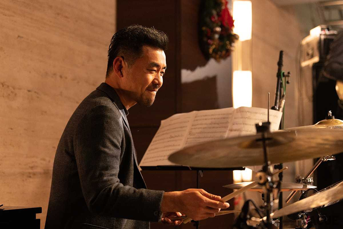 ジャズピアニストの桑原あいさんのスペシャルコンサート「Audi Presents Home for the Holidays クリスマスコンサート」