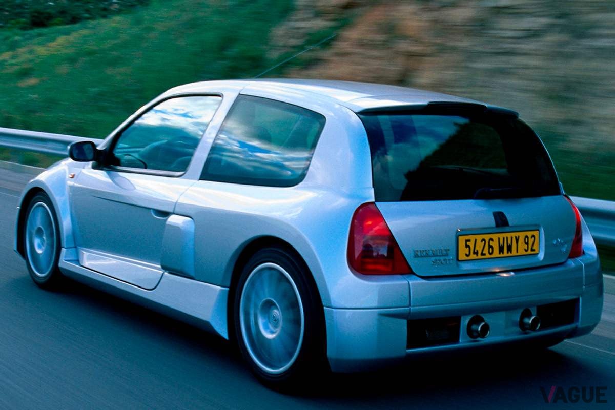 2000年12月に登場したルノー「クリオ ルノースポールV6」フェイズ1（前期型）の走り