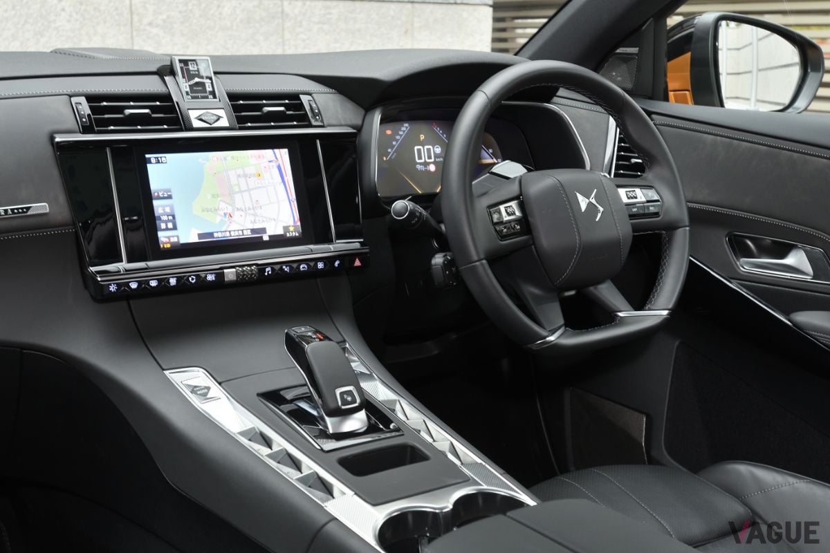 「DS7スポーツバック」のインパネ