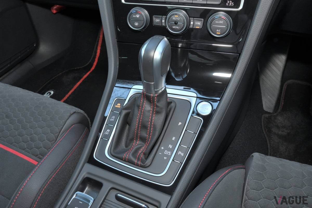 VW「ゴルフGTIパフォーマンス」のトランスミッションは7速DSG（DCT）。通常のゴルフGTIと異なる