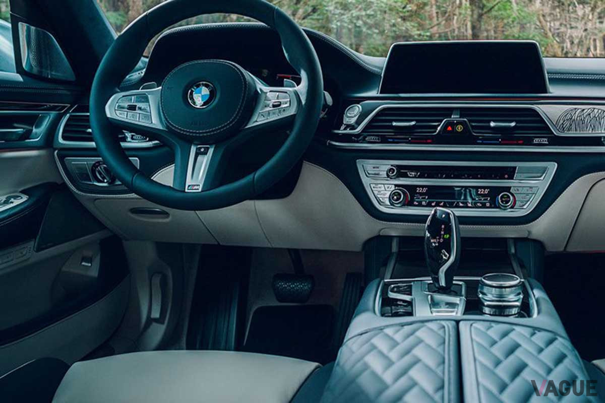 BMWの限定車「7シリーズ ピュア・メタル・エディション」のインパネ