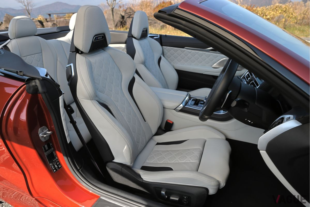 BMW「M8コンペティション」のフロントシート