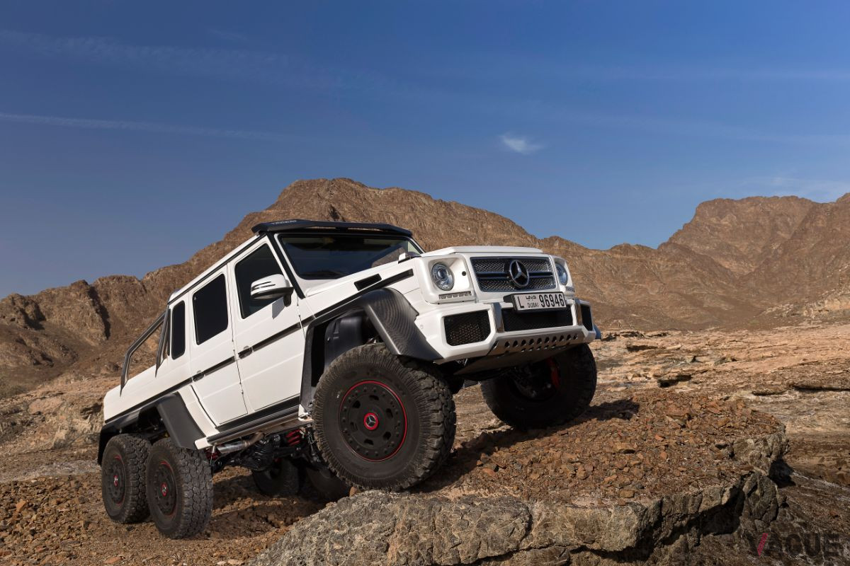 6輪駆動のメルセデス・ベンツ「G63AMG 6×6」。日本でも2014年4月に登場、5台限定で8000万円だった