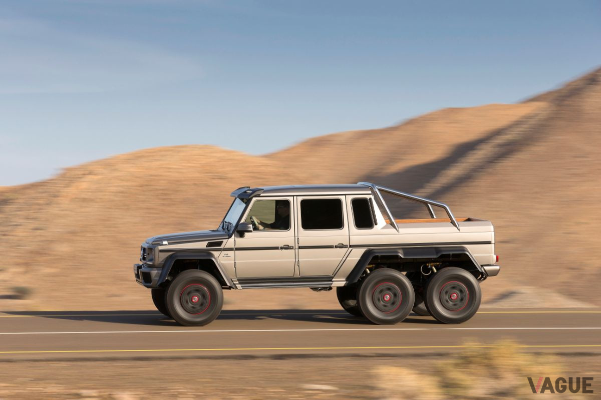 6輪駆動のメルセデス・ベンツ「G63AMG 6×6」。日本でも2014年4月に登場、5台限定で8000万円だった