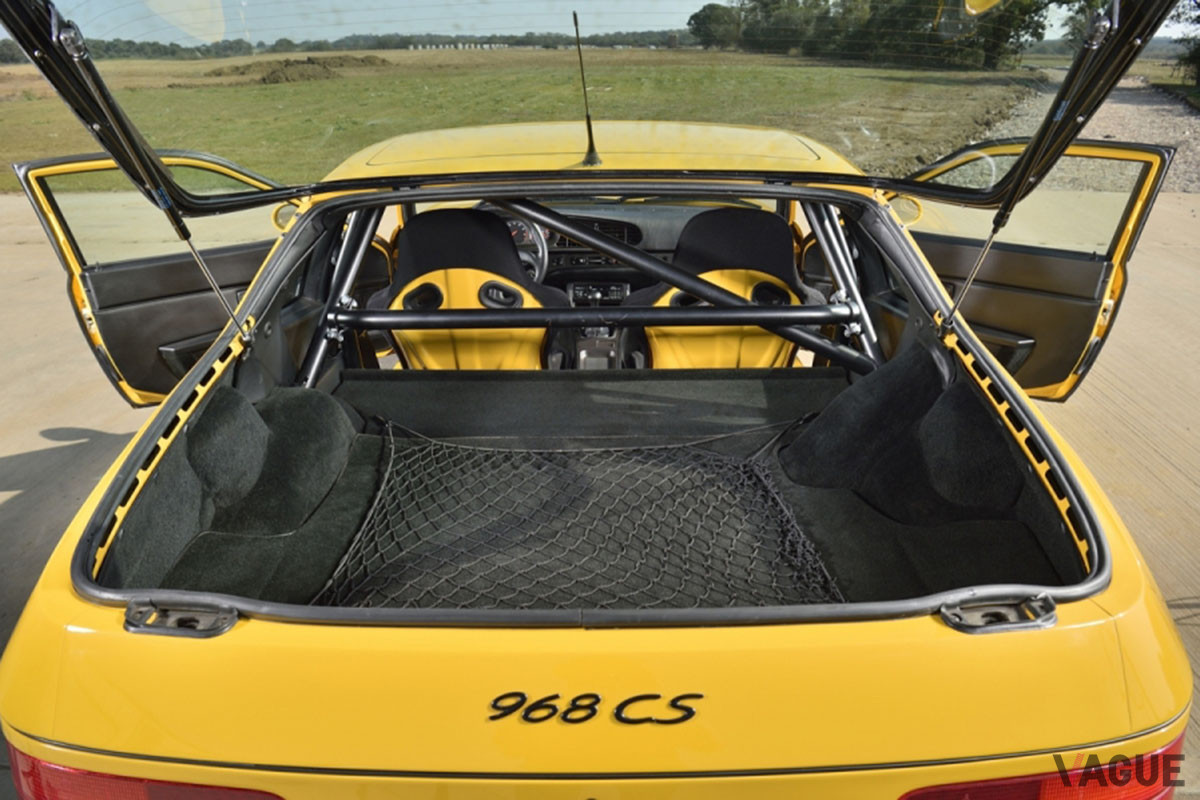 約576万円で落札されたポルシェ「968クラブスポーツ」（C）SILVERSTONE AUCTIONS