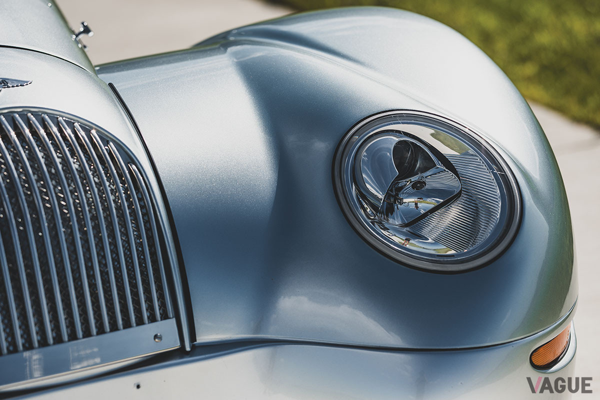 ヘッドライトの位置が特徴的なモーガン「エアロ8」（C）2020 Courtesy of RM Sotheby's