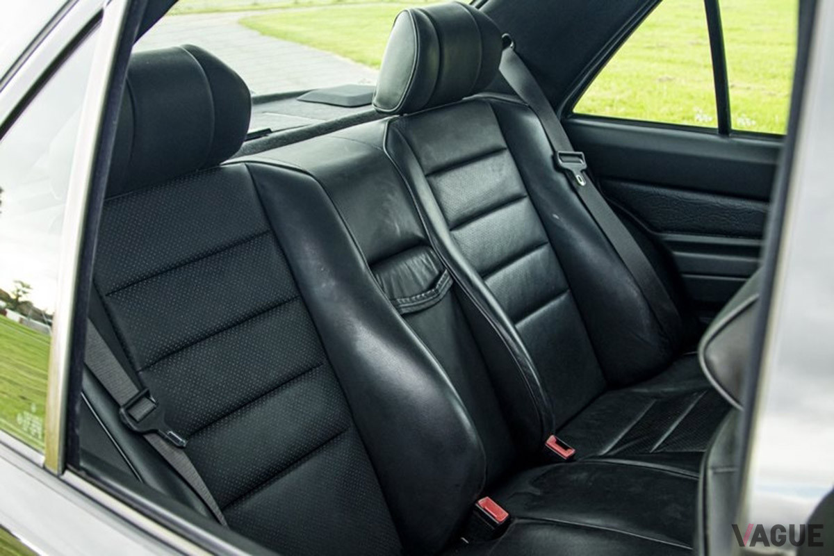 約395万円で落札されたメルセデス・ベンツ「190E 2.5 コスワース」（C）SILVERSTONE AUCTIONS
