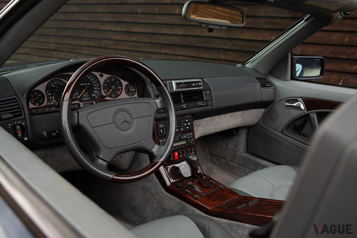 約1600万円で落札されたメルセデス・ベンツ「SL70AMG」（C）2020 Courtesy of RM Sotheby's