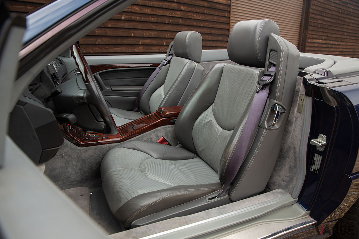 約1600万円で落札されたメルセデス・ベンツ「SL70AMG」（C）2020 Courtesy of RM Sotheby's