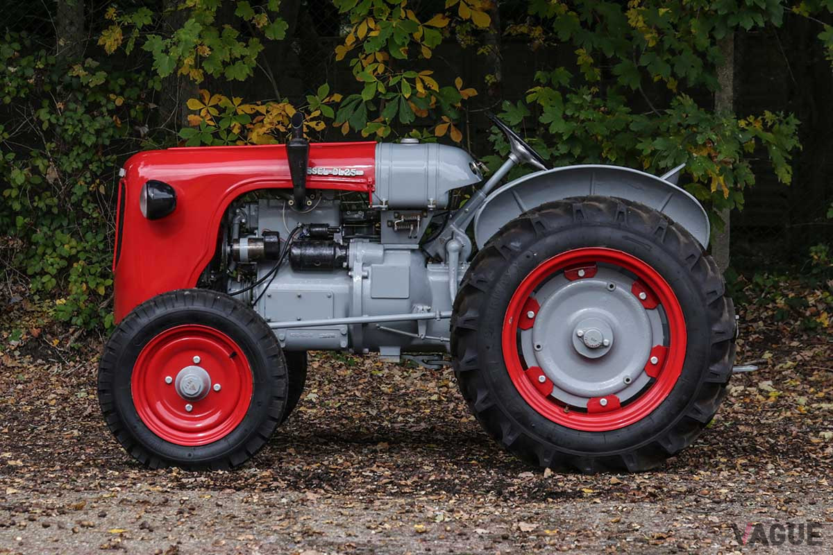 約288万円で落札された1956年式ランボルギーニ「DL25」（C）2020 Courtesy of RM Sotheby's
