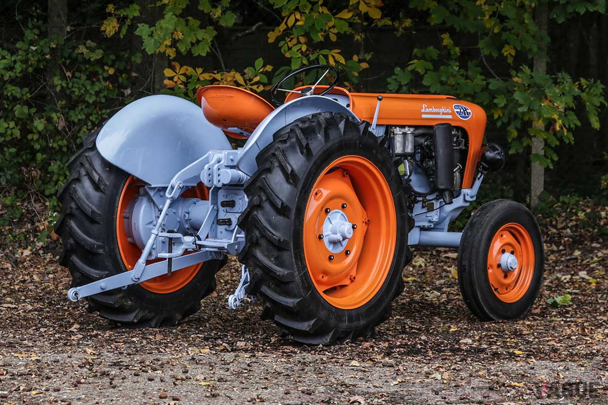 約288万円で落札された1966年式ランボルギーニ「2R」（C）2020 Courtesy of RM Sotheby's