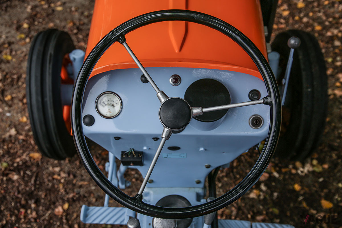 約288万円で落札された1966年式ランボルギーニ「2R」（C）2020 Courtesy of RM Sotheby's