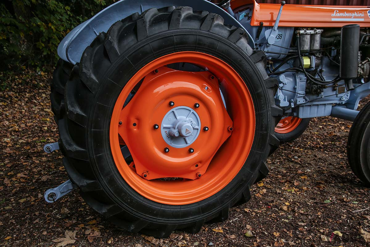 約288万円で落札された1966年式ランボルギーニ「2R」（C）2020 Courtesy of RM Sotheby's