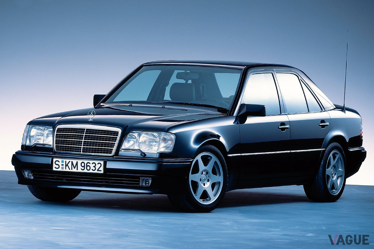 1990年に発表されたのが500E。トレッドを拡大し、325psを発生する5リッターV型8気筒エンジンを搭載していた。中古車市場での価格は500万円以上（C）Mercedes-Benz AG