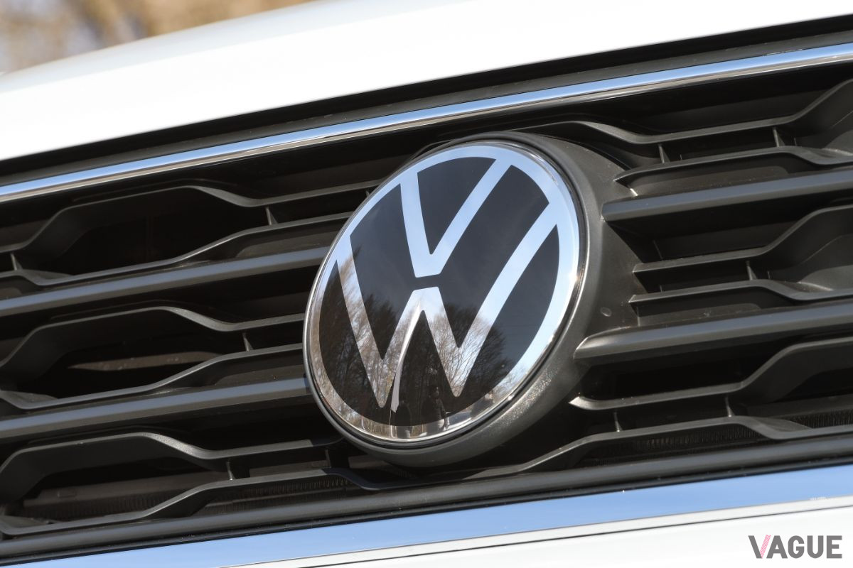 VWは2020年6月、新しいブランドロゴを日本導入した。今後2021年モデルは順次新たなロゴに変更されていく