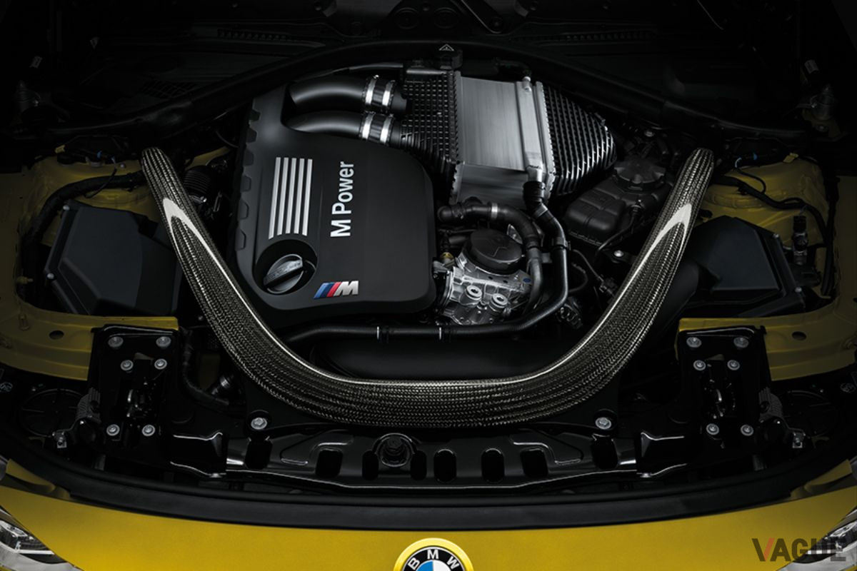 5代目F80型M3のエンジン。直6に戻ったが、M3としてははじめてターボチャージャーが搭載された