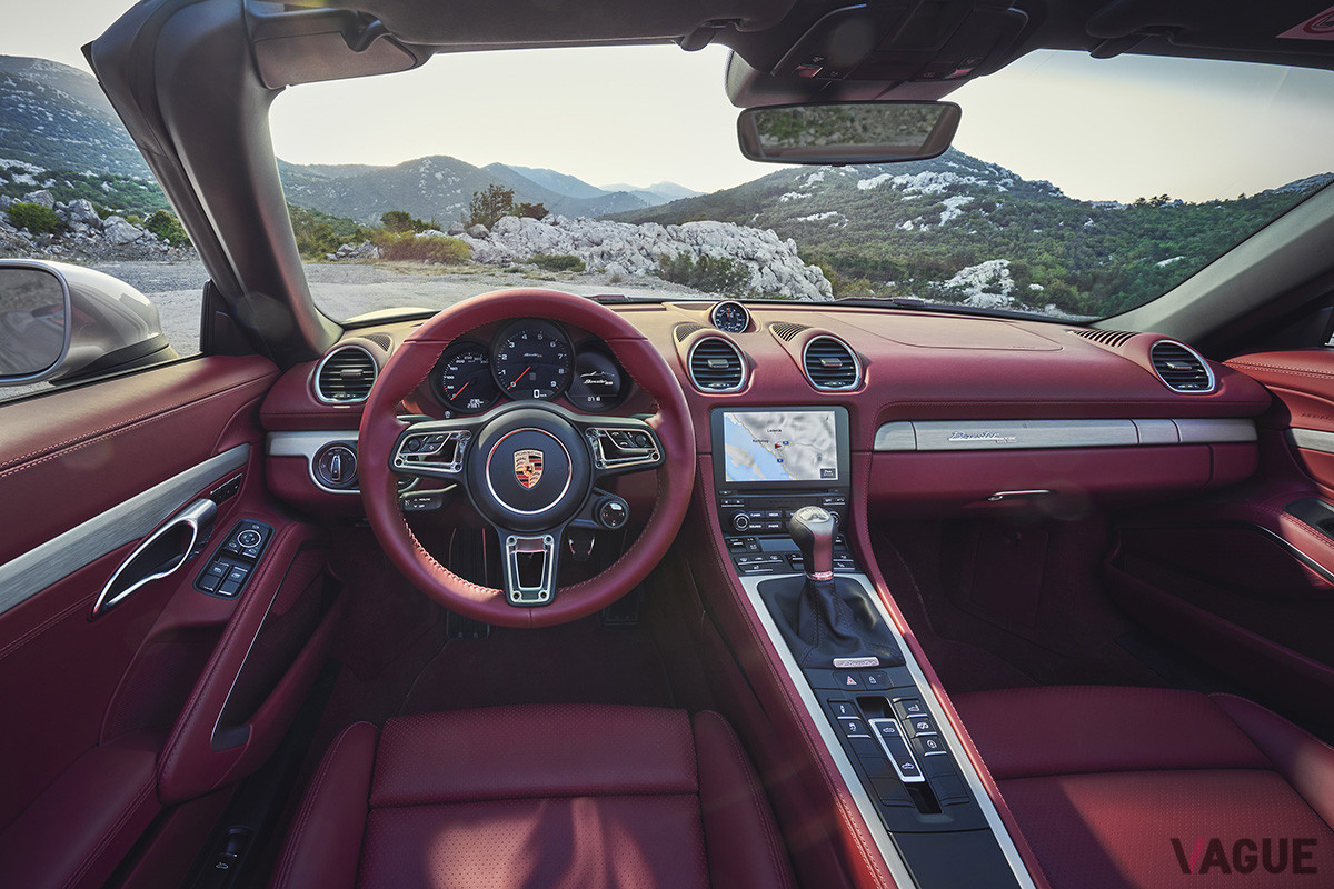 ポルシェの限定車「Boxster 25 Years（ボクスター25イヤーズ）」のインテリア