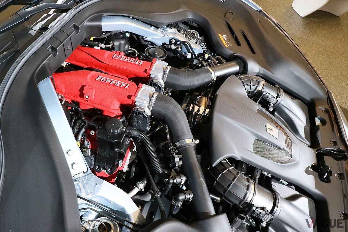3855ccのV型8気筒エンジンをフロントミッドに搭載