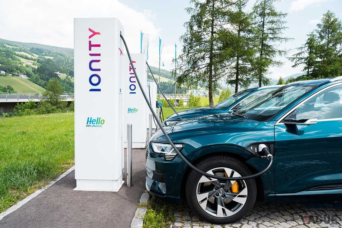 2020年、VWグループで2番目の販売を記録したBEVはアウディ「e-tron」。2021年1月に日本でも発売された