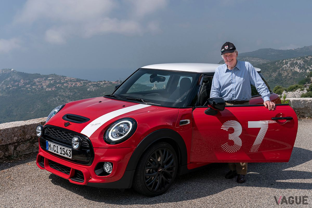 限定車「MINIパディ・ホプカーク エディション」とパディ・ホプカーク氏