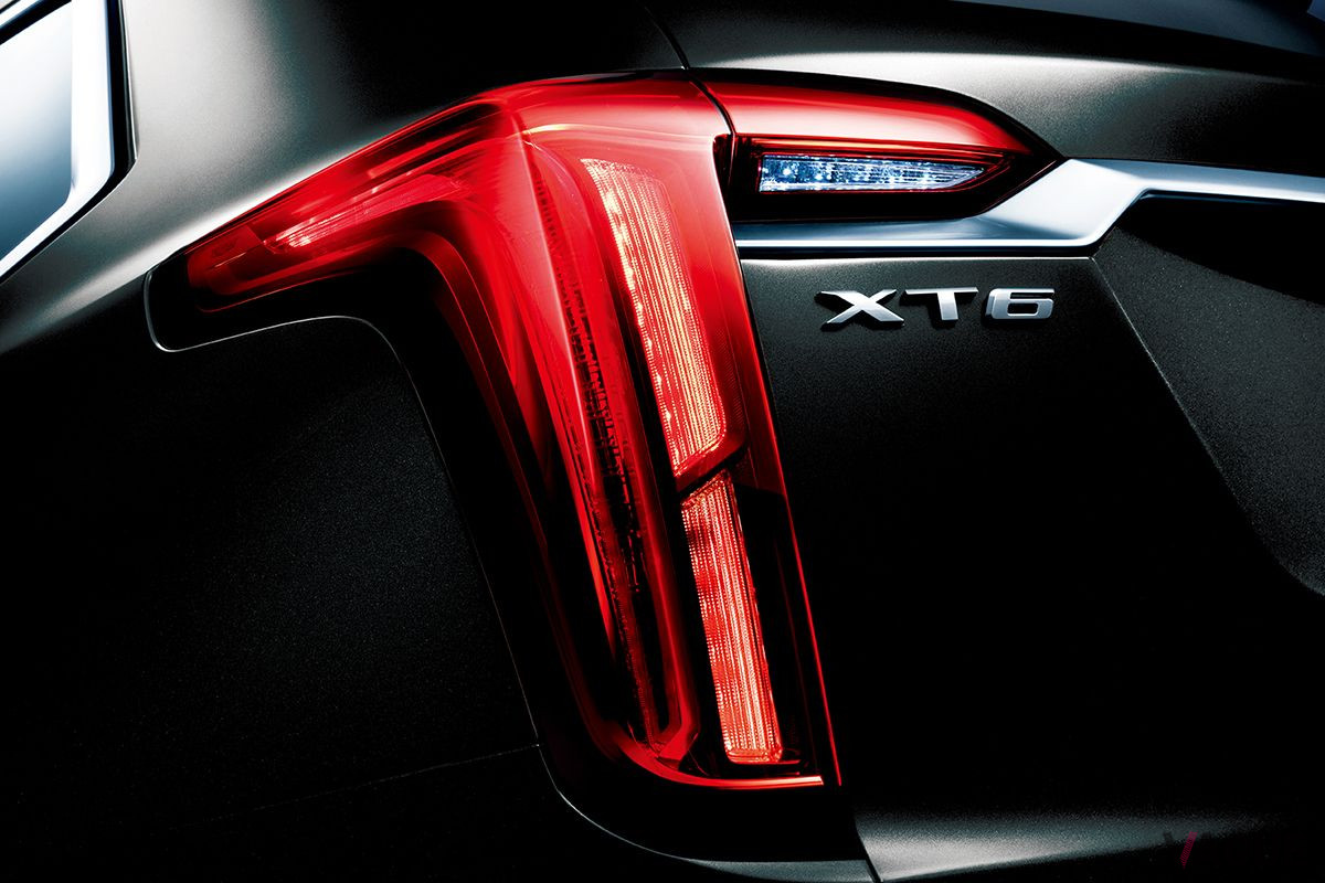 仕様変更されたキャデラック「XT6プラチナム」のテールライト
