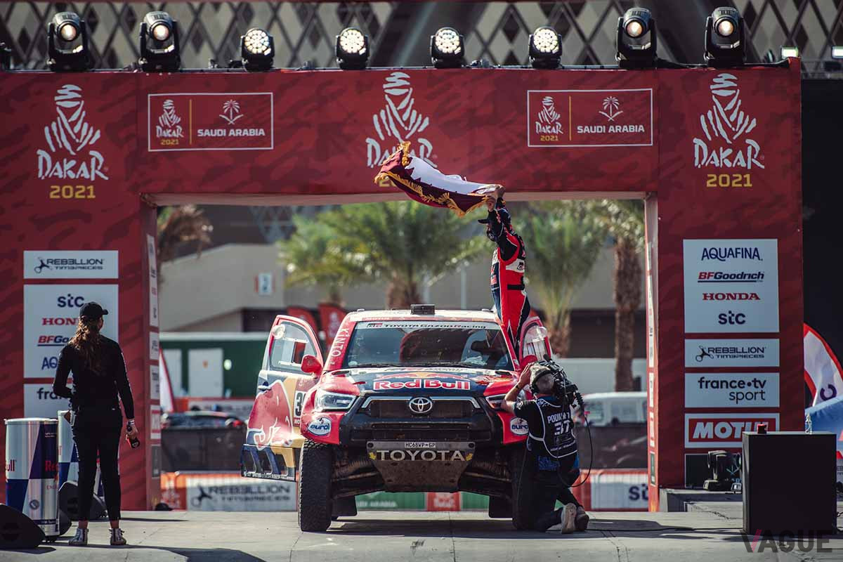 惜しくも2位に終わったトヨタGAZOOレーシング「ハイラックス」ナッサー・アル・アティヤ／マシュー・ポーメル選手組