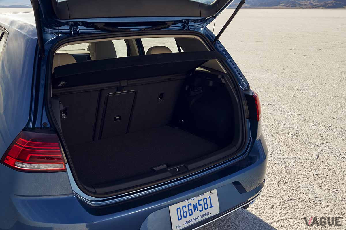現行型7世代目VW「ゴルフ」米国仕様の荷室