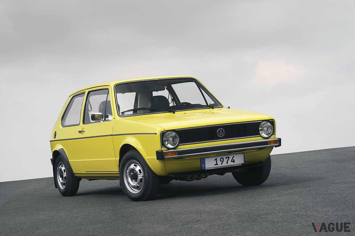 初代VW「ゴルフ」。北米では1974年12月に登場、ゴルフ名ではなく「ラビット」という車名だった