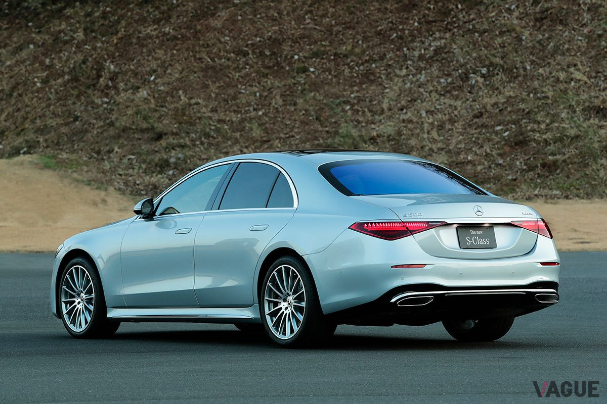 7世代目にフルモデルチェンジして日本に上陸したメルセデス・ベンツ新型「Sクラス」。写真はS500 4MATIC