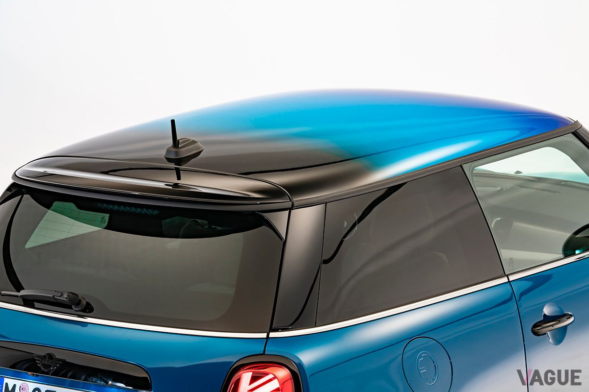 改良新型「MINI3ドア」「MINI5ドア」にオプション設定された「マルチトーンルーフ」