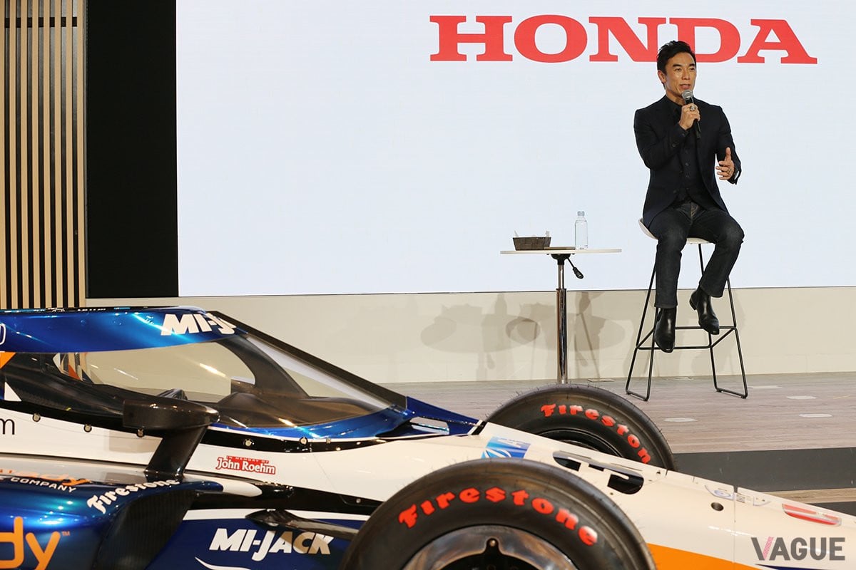 2020年12月に東京・青山のホンダウエルカムプラザでおこなわれた佐藤琢磨選手の「凱旋報告取材会」の様子