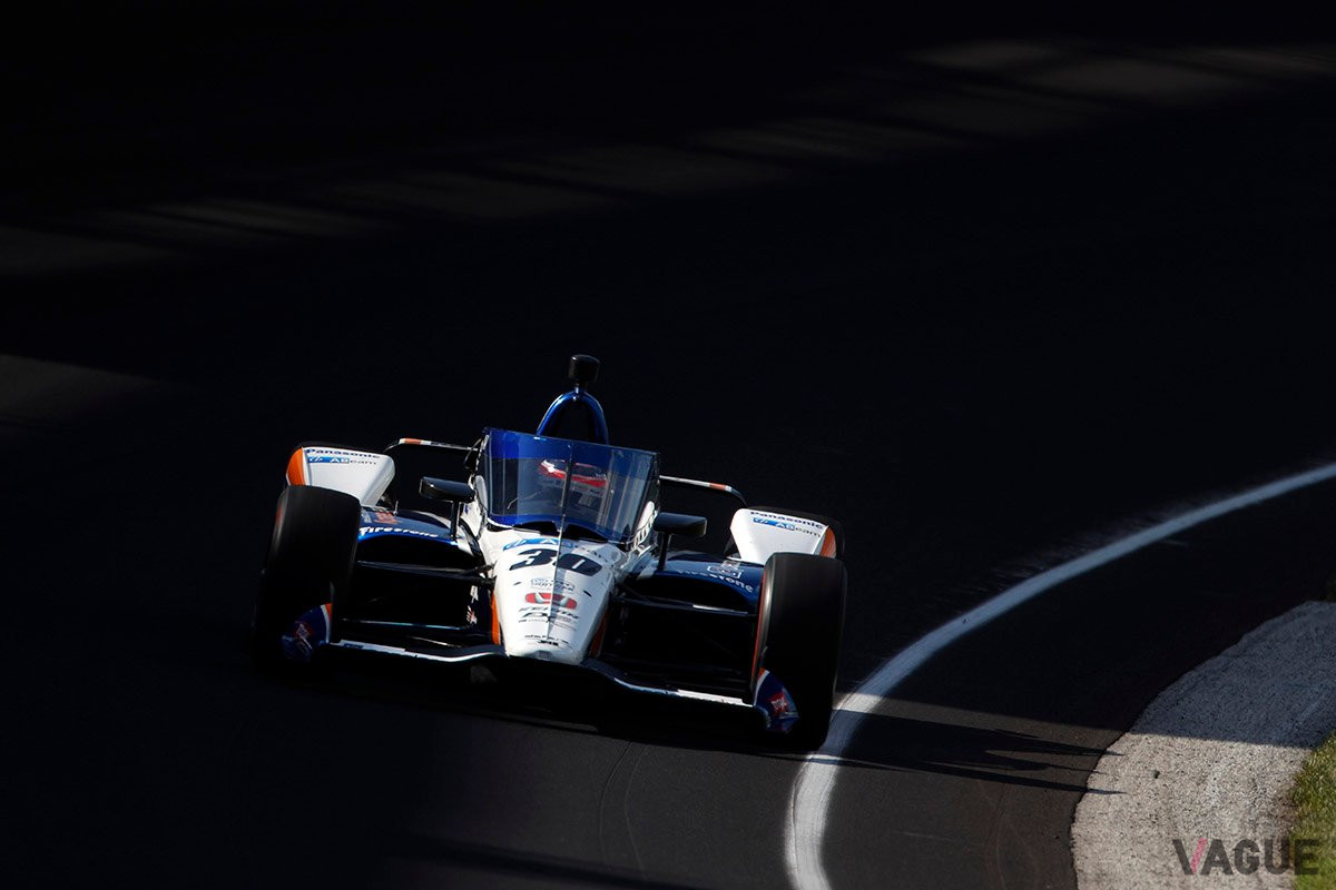 第104回インディ500で優勝したレイホール・レターマン・ラニガン・レーシングの佐藤琢磨選手のマシン第104回インディ500で優勝したレイホール・レターマン・ラニガン・レーシングの佐藤琢磨選手のマシン