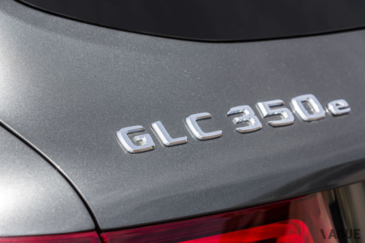 メルセデス・ベンツ新型「GLC350e 4MATIC」のエンブレム