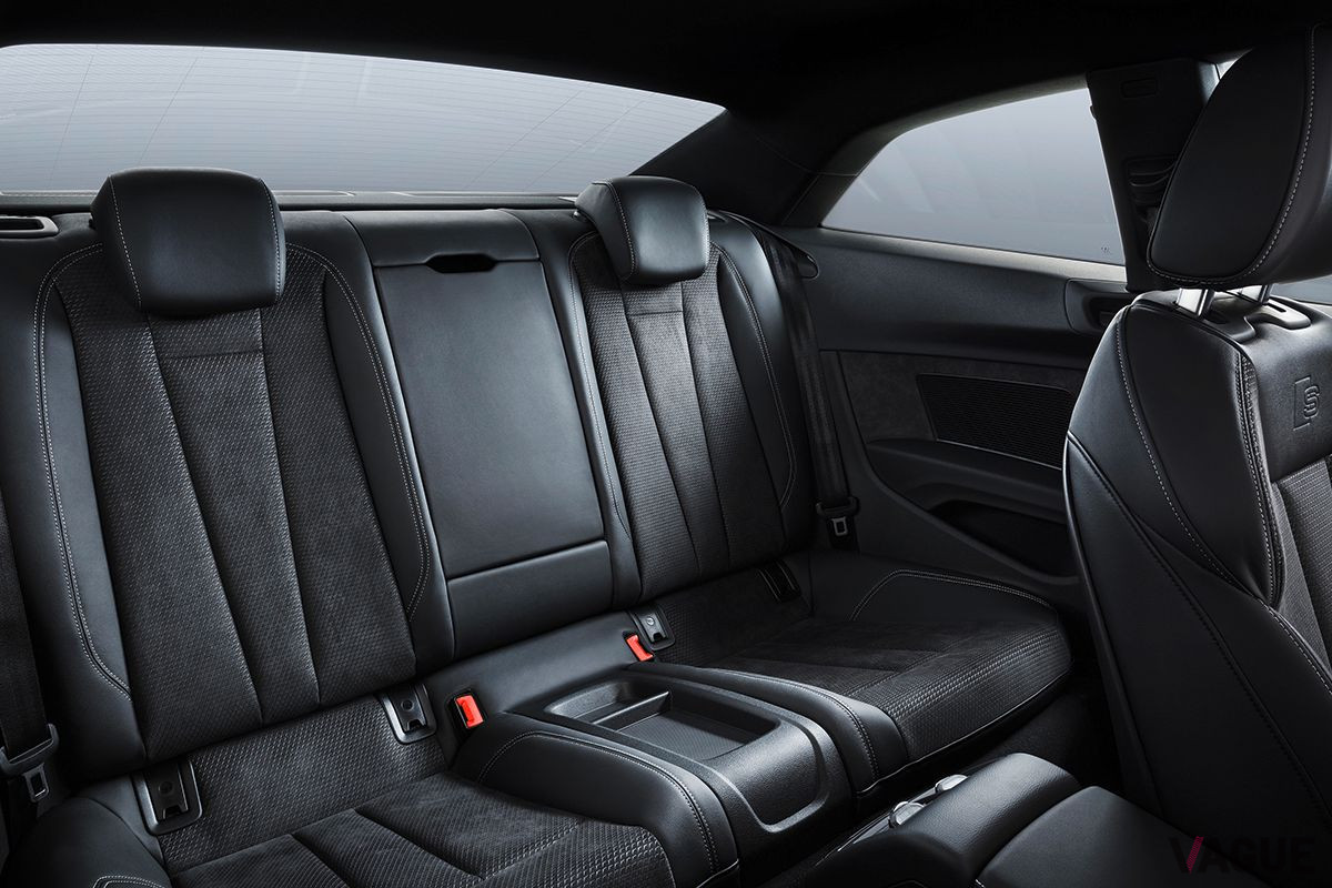 アウディ改良新型「A5クーペ」のリアシート