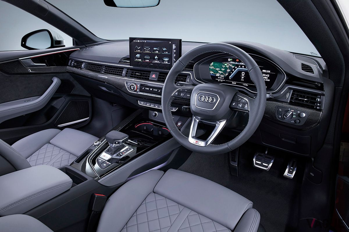 アウディ改良新型「S5クーペ」のインパネ