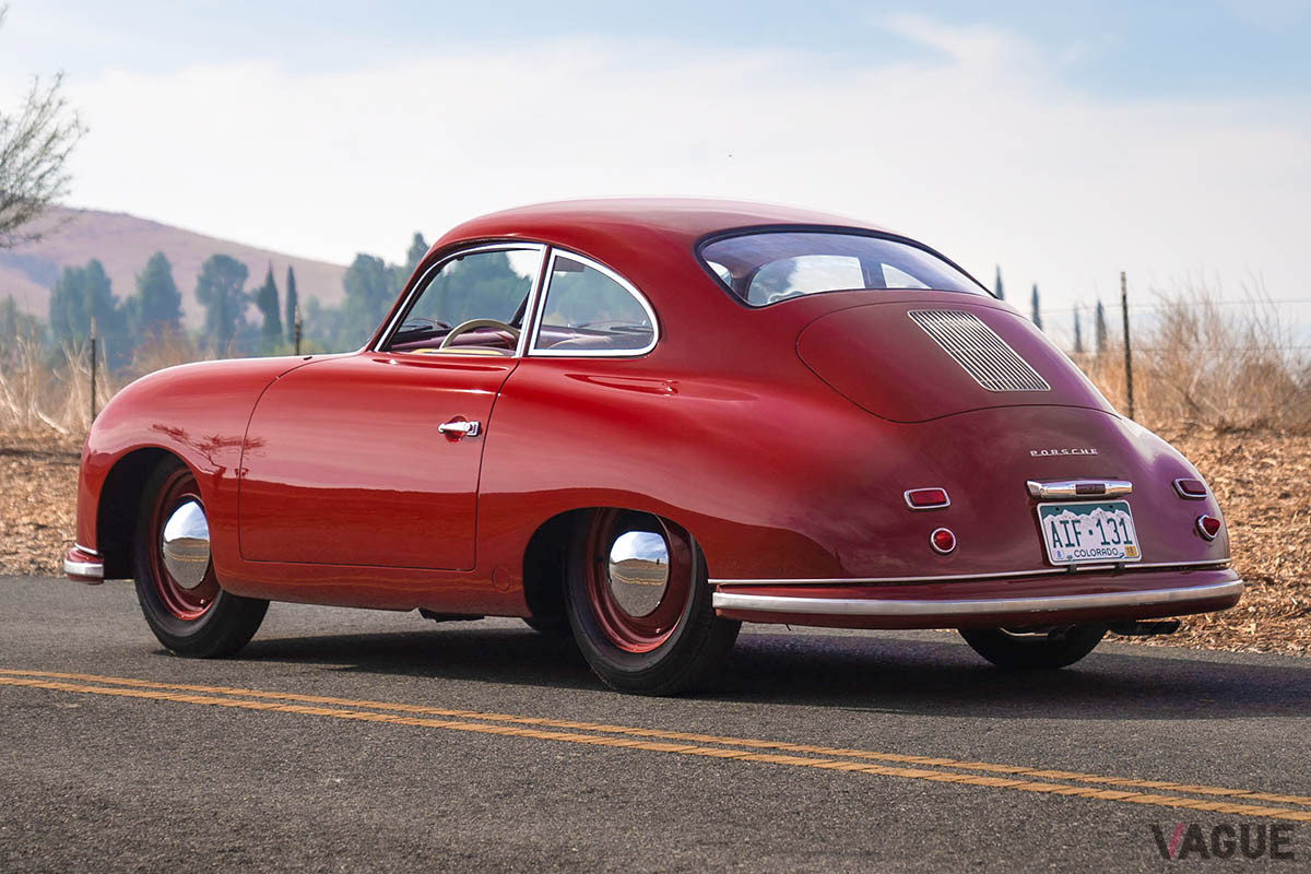 およそ3400万円で落札されたポルシェ「356クーペbyロイター」（C）2020 Courtesy of RM Sotheby's