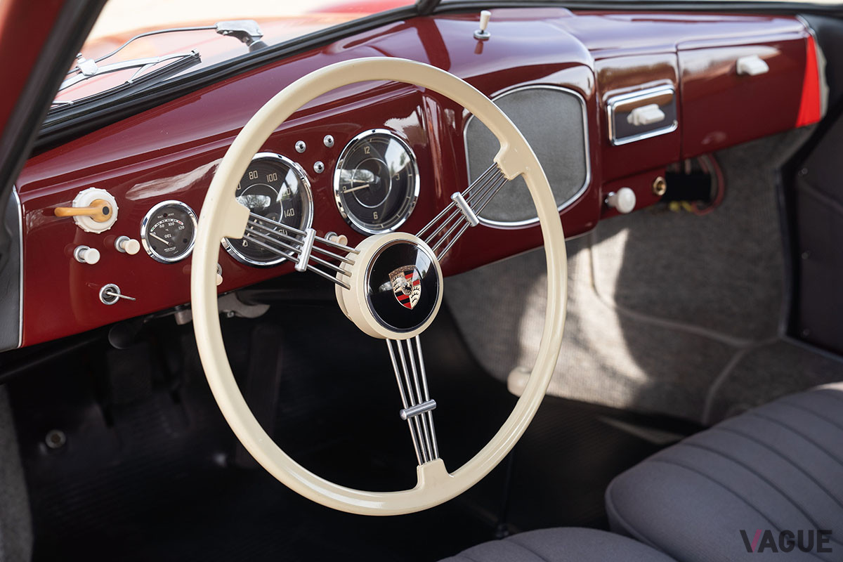 およそ3400万円で落札されたポルシェ「356クーペbyロイター」（C）2020 Courtesy of RM Sotheby's
